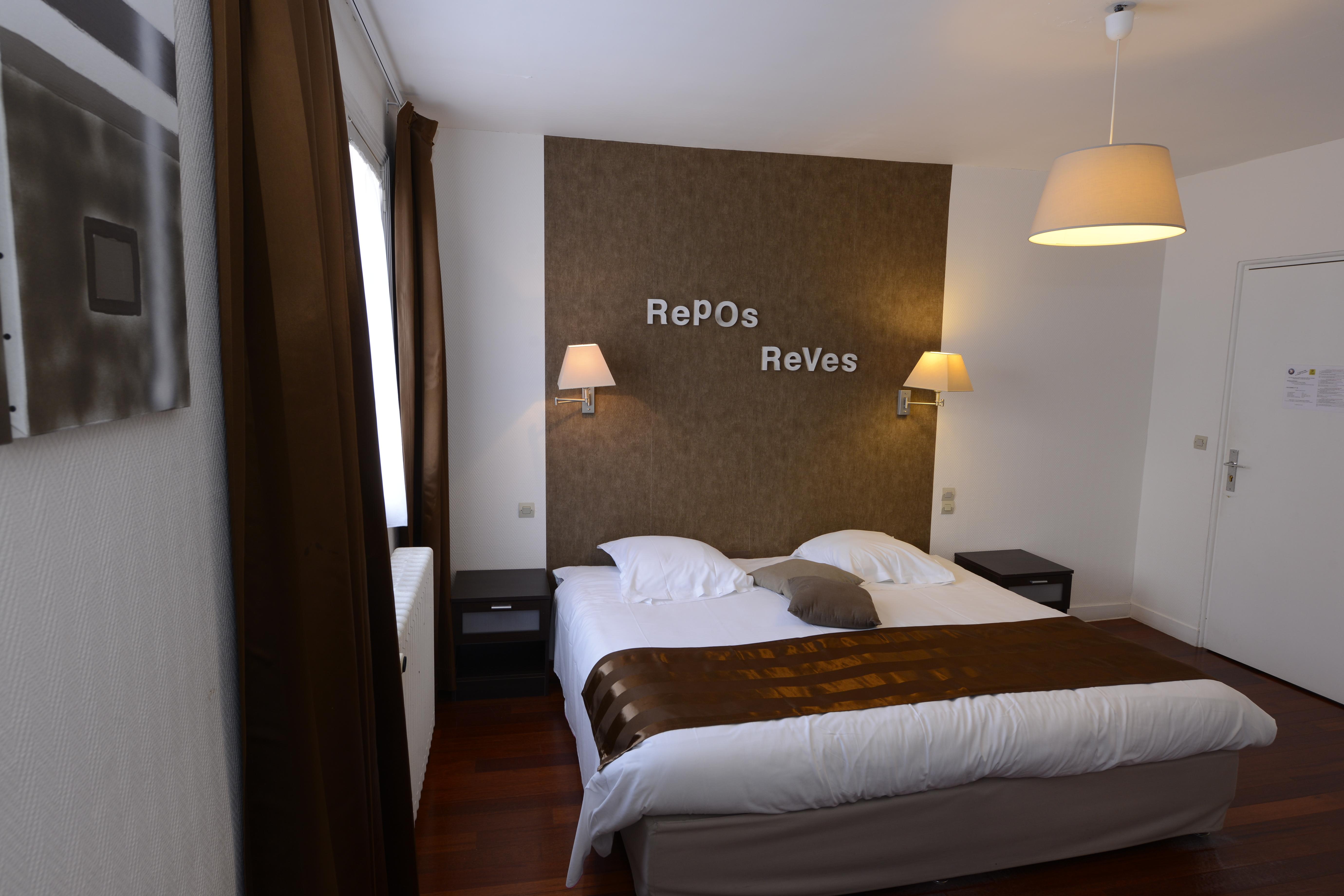 The Originals City, Hotel Le Cheval Rouge, Tours Ouest Villandry Bagian luar foto